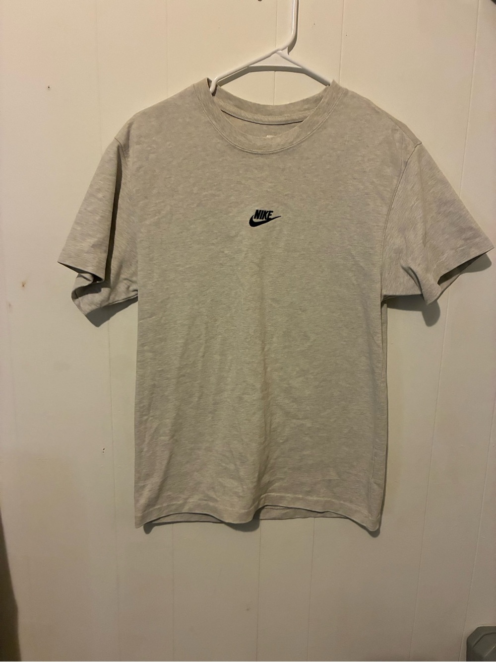 Nike Men’s Light Gray Logo Crew Neck T-Shirt